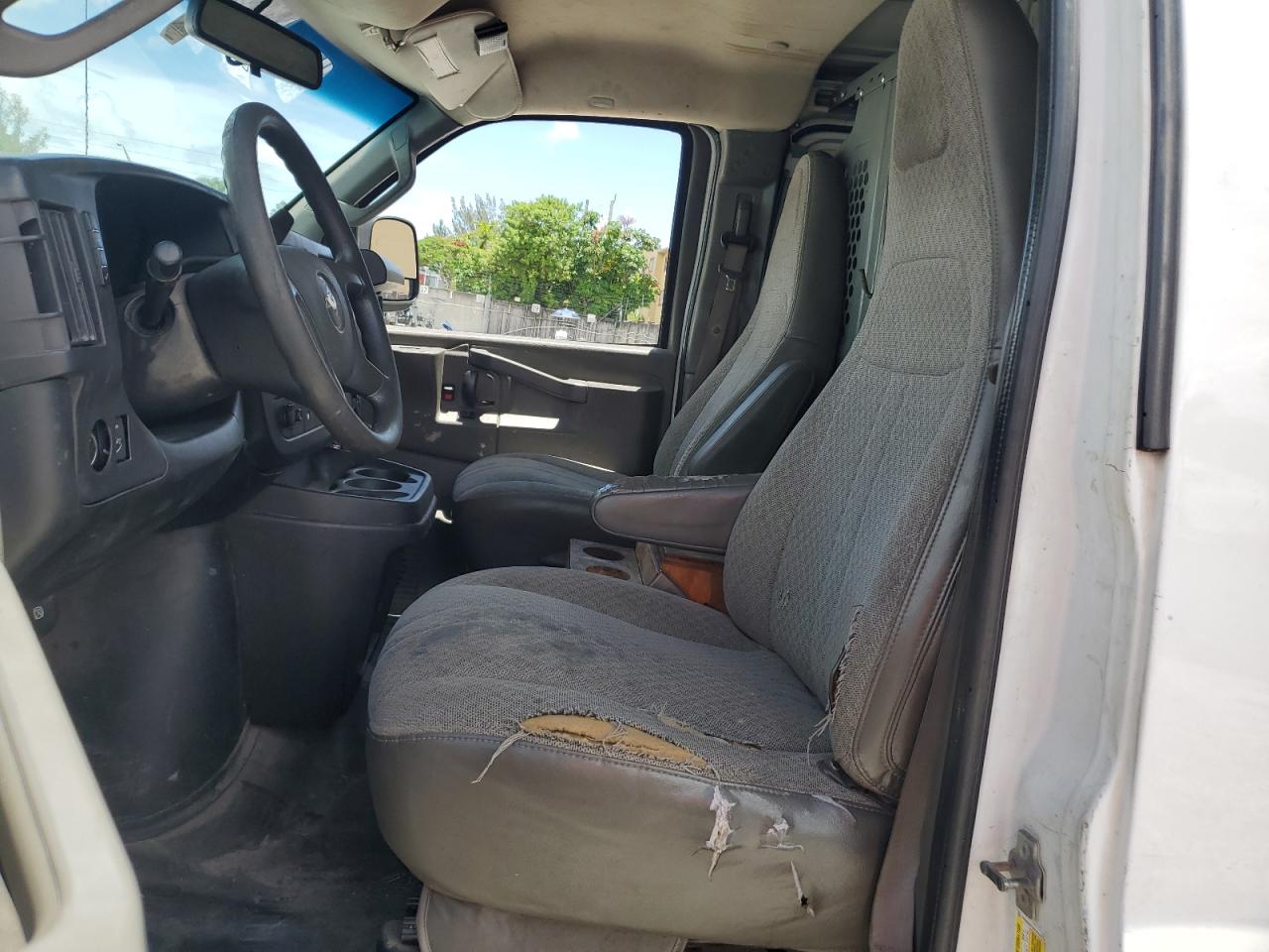 2017 Chevrolet Express G2500 VIN: 1GCWGAFFXH1223420 Lot: 64440575