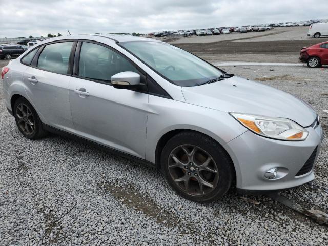 Sedans FORD FOCUS 2013 Silver