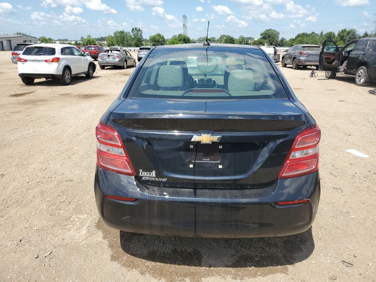 2018 Chevrolet Sonic Ls VIN: 1G1JA5SH4J4131064 Lot: 63288295