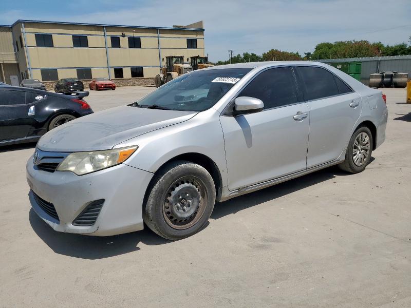 Sedans TOYOTA CAMRY 2014 Szary