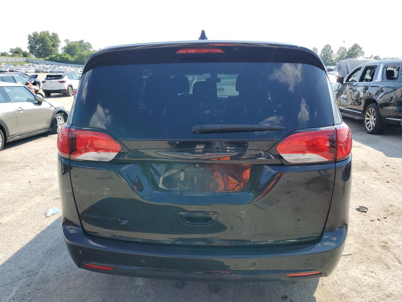 2018 Chrysler Pacifica Touring Plus VIN: 2C4RC1FG5JR333696 Lot: 62516065
