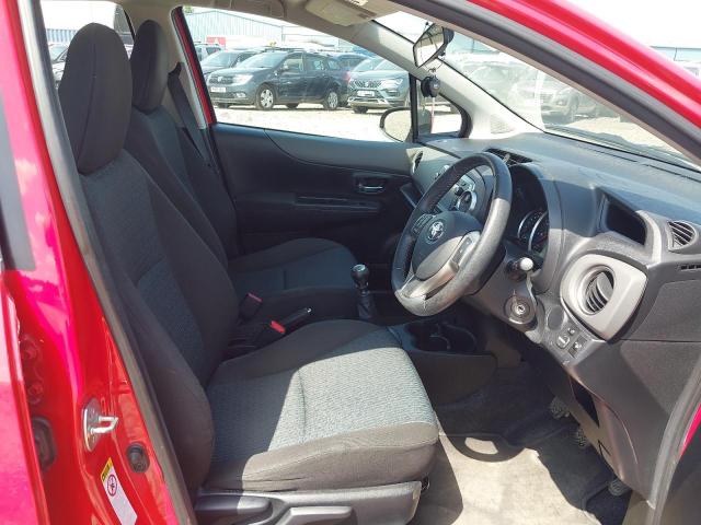 2011 TOYOTA YARIS TR V