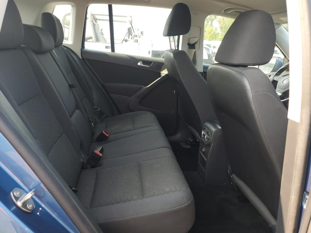 2017 Volkswagen Tiguan S VIN: WVGBV7AX8HK044631 Lot: 66710565