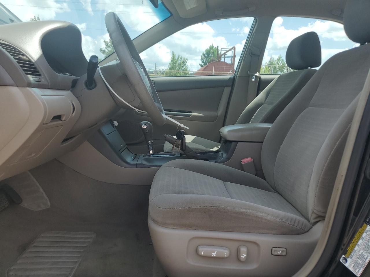 2005 Toyota Camry Le VIN: 4T1BE32K65U593594 Lot: 64609365