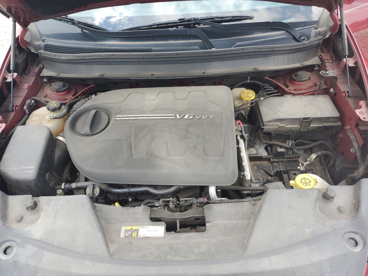 2015 Jeep Cherokee Latitude VIN: 1C4PJLCS4FW537177 Lot: 83817375