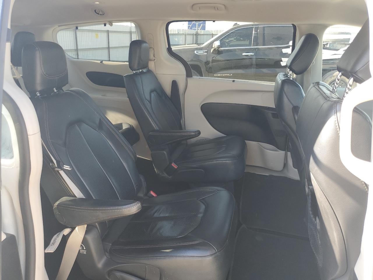 2019 Chrysler Pacifica Touring L VIN: 2C4RC1BG0KR680697 Lot: 64849395