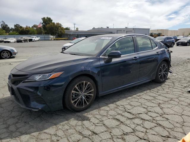  TOYOTA CAMRY 2018 Granatowy