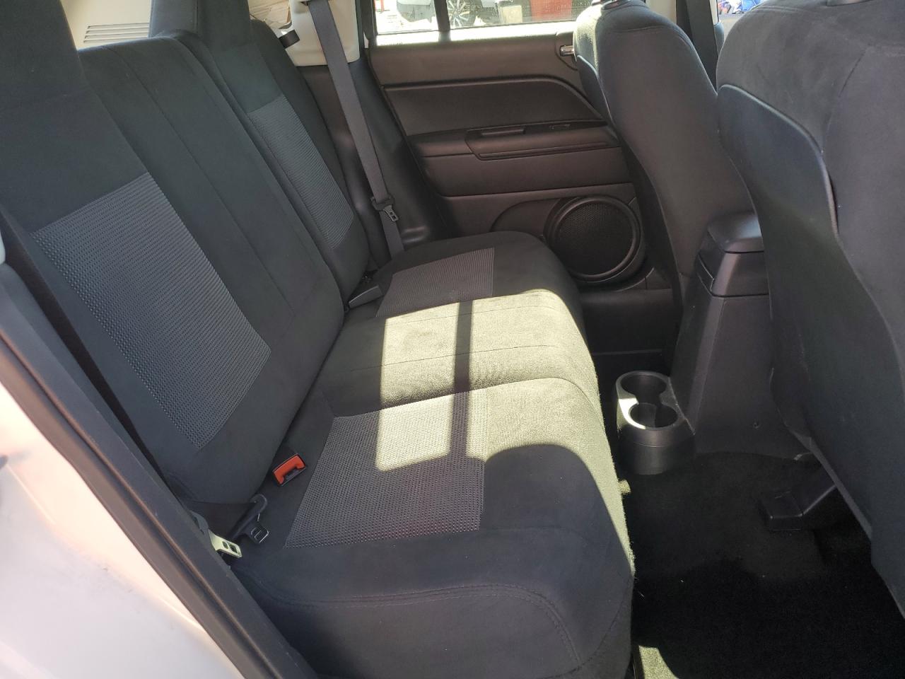 1c4njcbb9gd506500 1C4NJCBB9GD506500 2016 Jeep Compass Sport