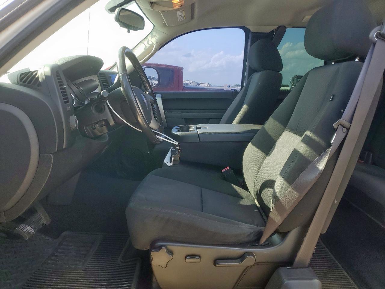 2010 Chevrolet Silverado C1500 Lt VIN: 1GCSCSE07AZ155629 Lot: 64328825