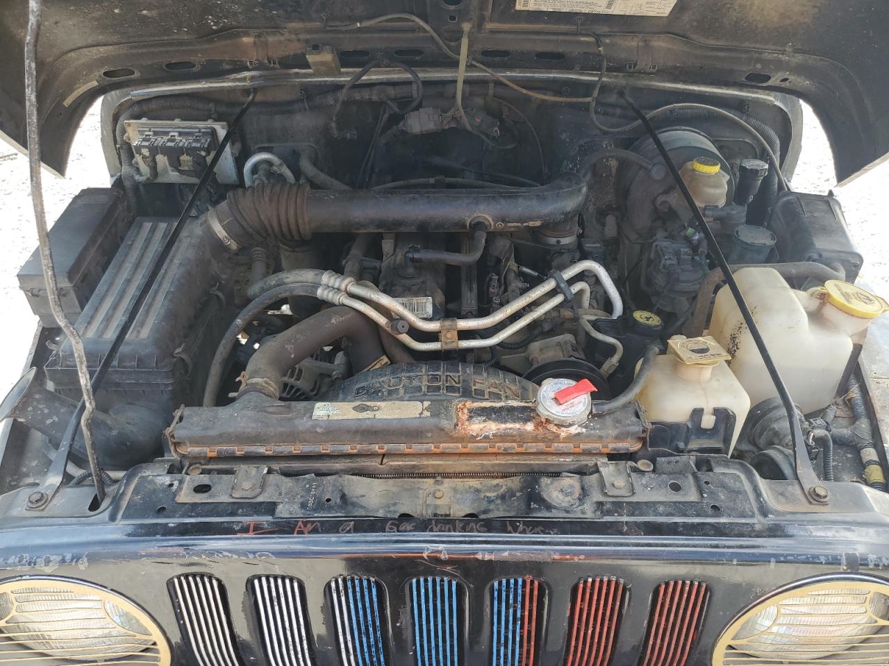 2000 Jeep Wrangler / Tj Sahara VIN: 1J4FA59SXYP753332 Lot: 65791205