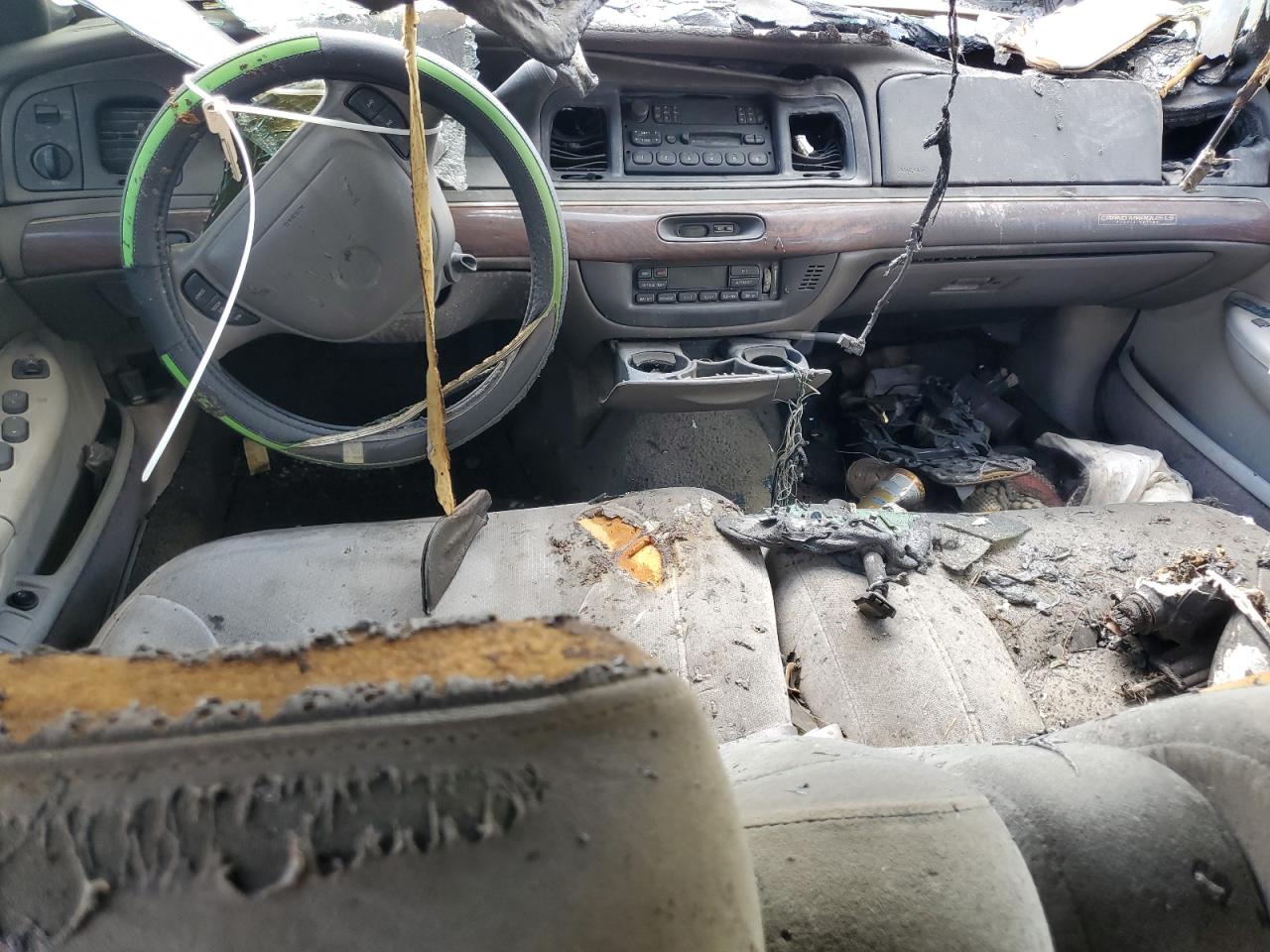 2000 Mercury Grand Marquis Ls VIN: 2MEFM75W4YX671154 Lot: 84365595