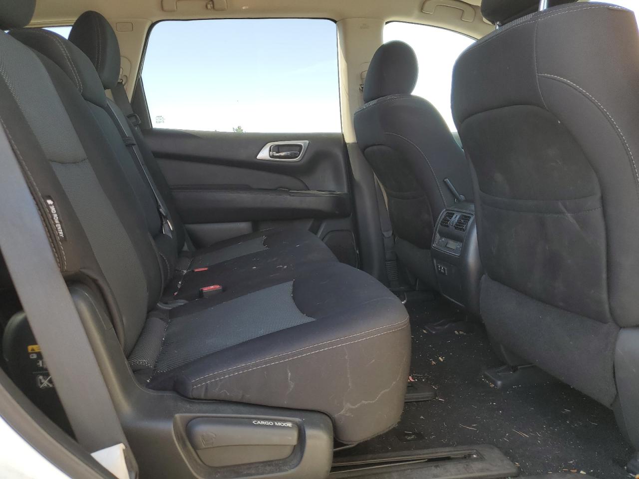 2019 Nissan Pathfinder S VIN: 5N1DR2MM9KC621945 Lot: 62856675