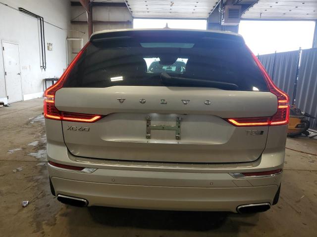  VOLVO XC60 2019 Srebrny