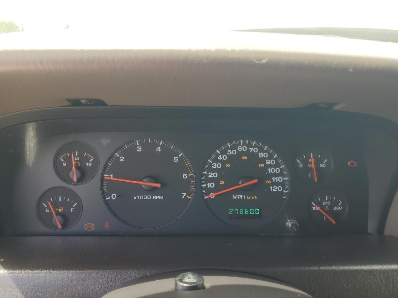 2000 Jeep Grand Cherokee Laredo VIN: 1J4G248S4YC145147 Lot: 63849185