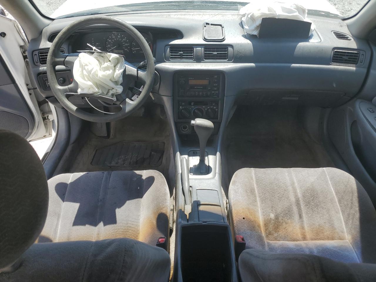 1999 Toyota Camry Le VIN: JT2BG22K1X0276270 Lot: 64312965