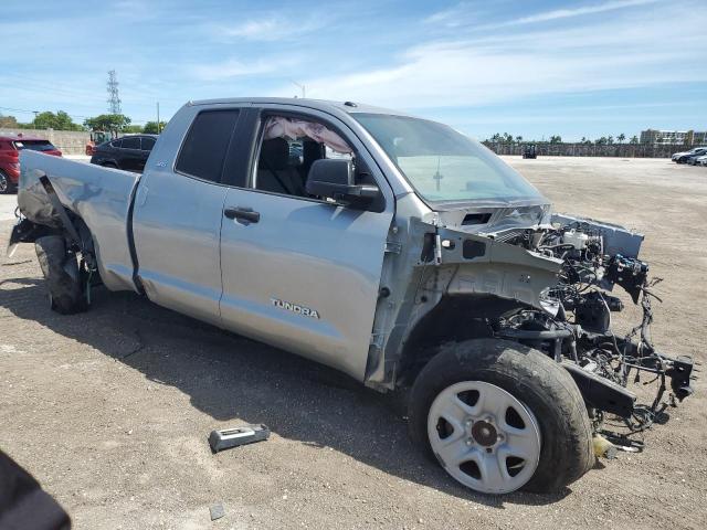 Pickups TOYOTA TUNDRA 2017 Srebrny