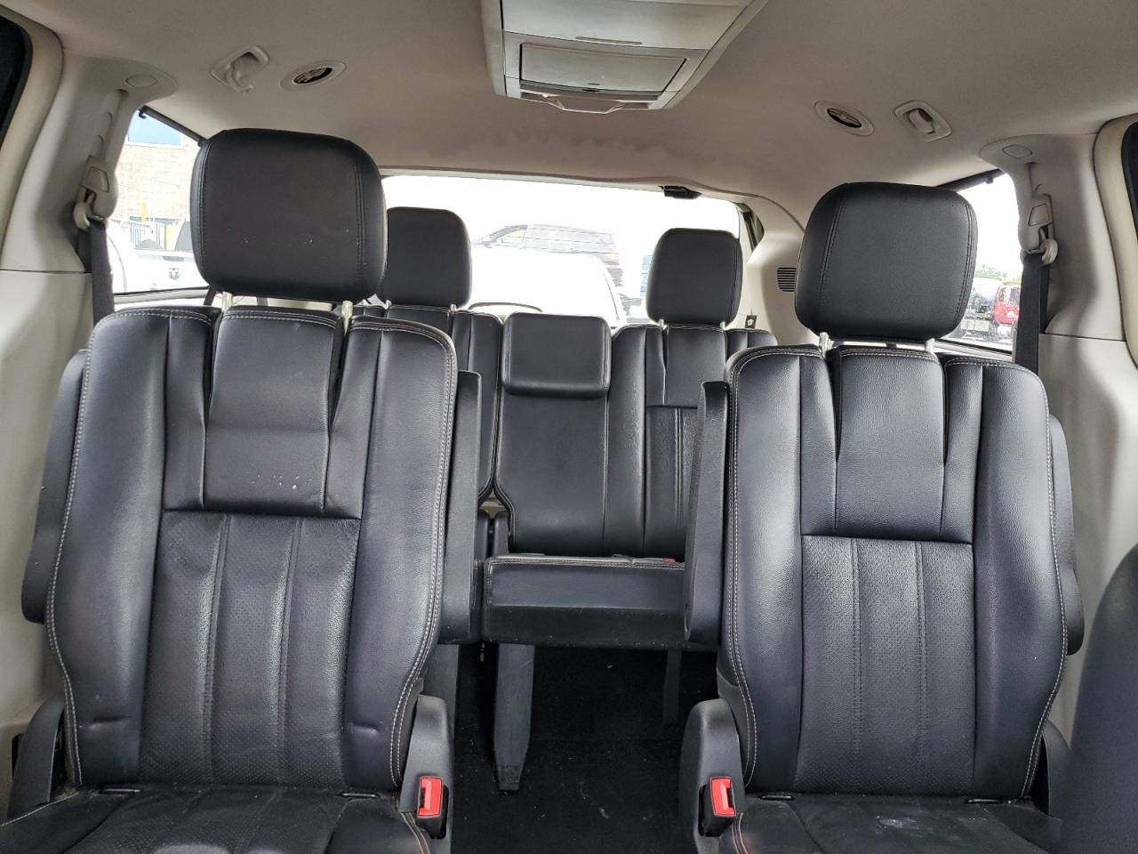 2011 Chrysler Town & Country Touring L VIN: 2A4RR8DG0BR749662 Lot: 64983135