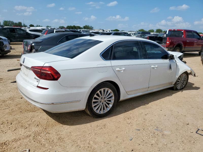2017 VOLKSWAGEN PASSAT SE  