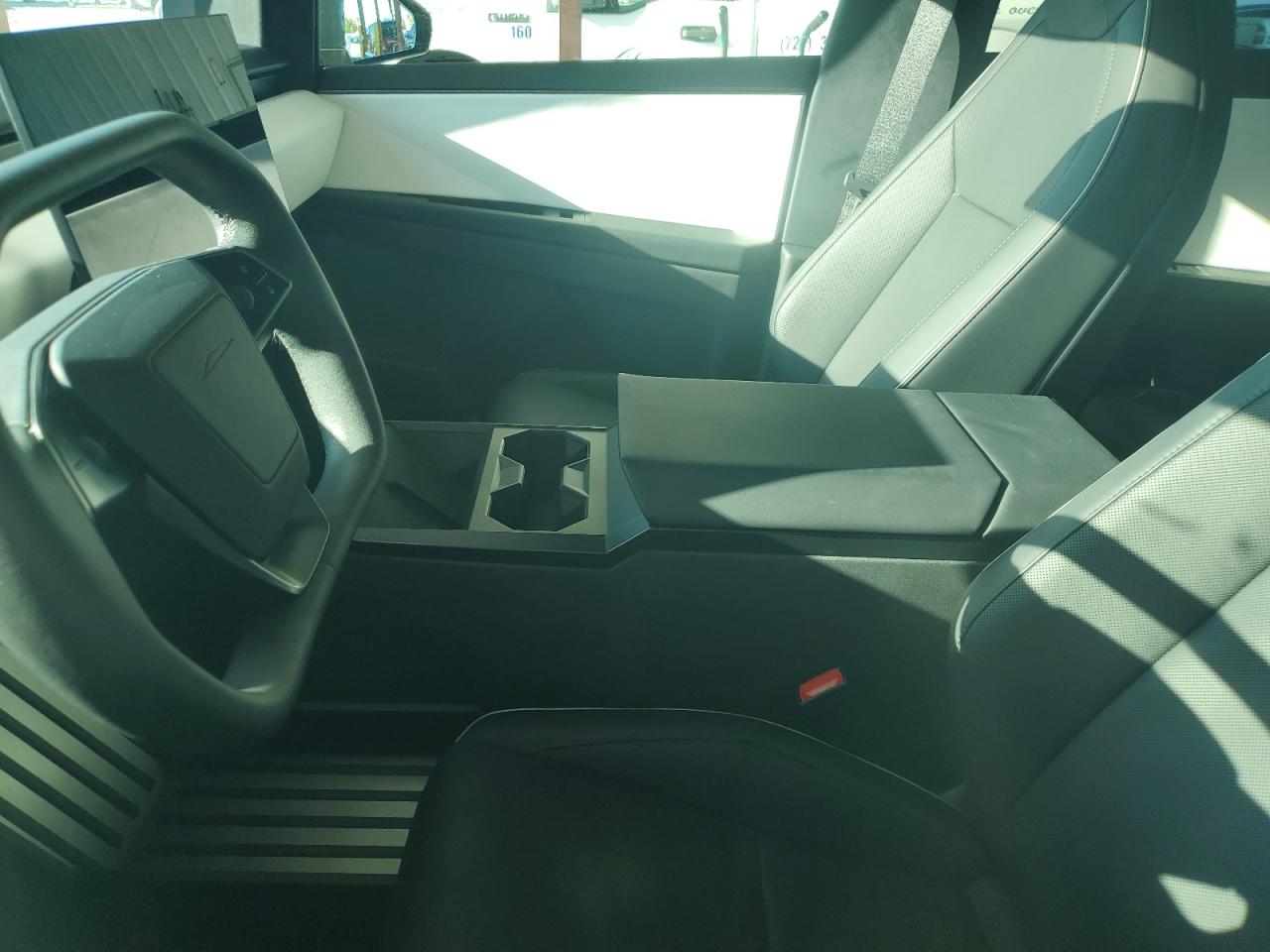 2024 Tesla Cybertruck VIN: 7G2CEHED2RA005251 Lot: 64998275