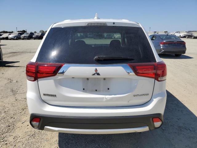  MITSUBISHI OUTLANDER 2018 Biały