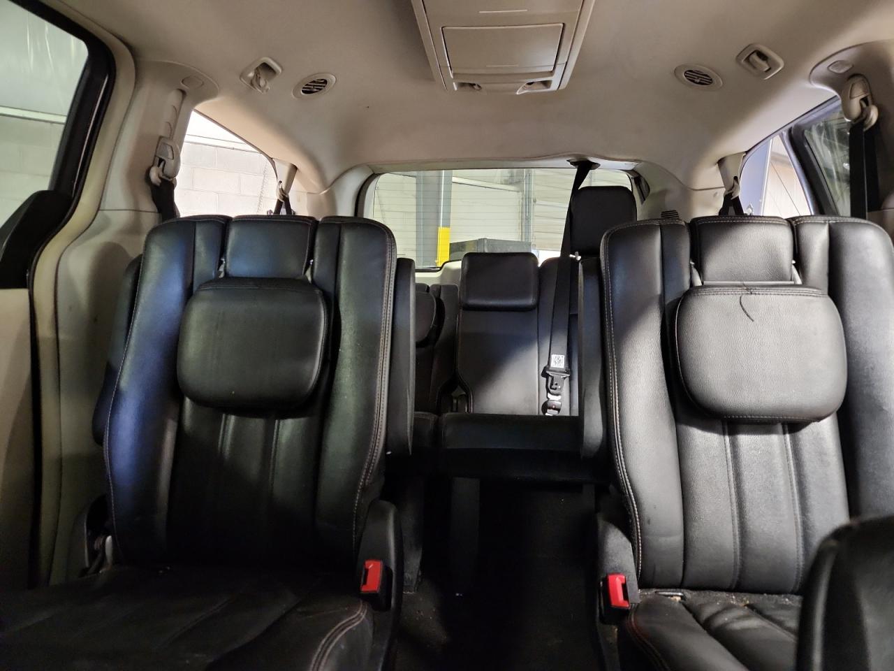 2014 Chrysler Town & Country Touring VIN: 2C4RC1BG9ER448670 Lot: 64220715