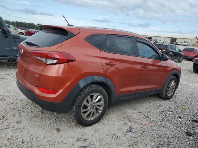 Parquets HYUNDAI TUCSON 2016 Czerwony