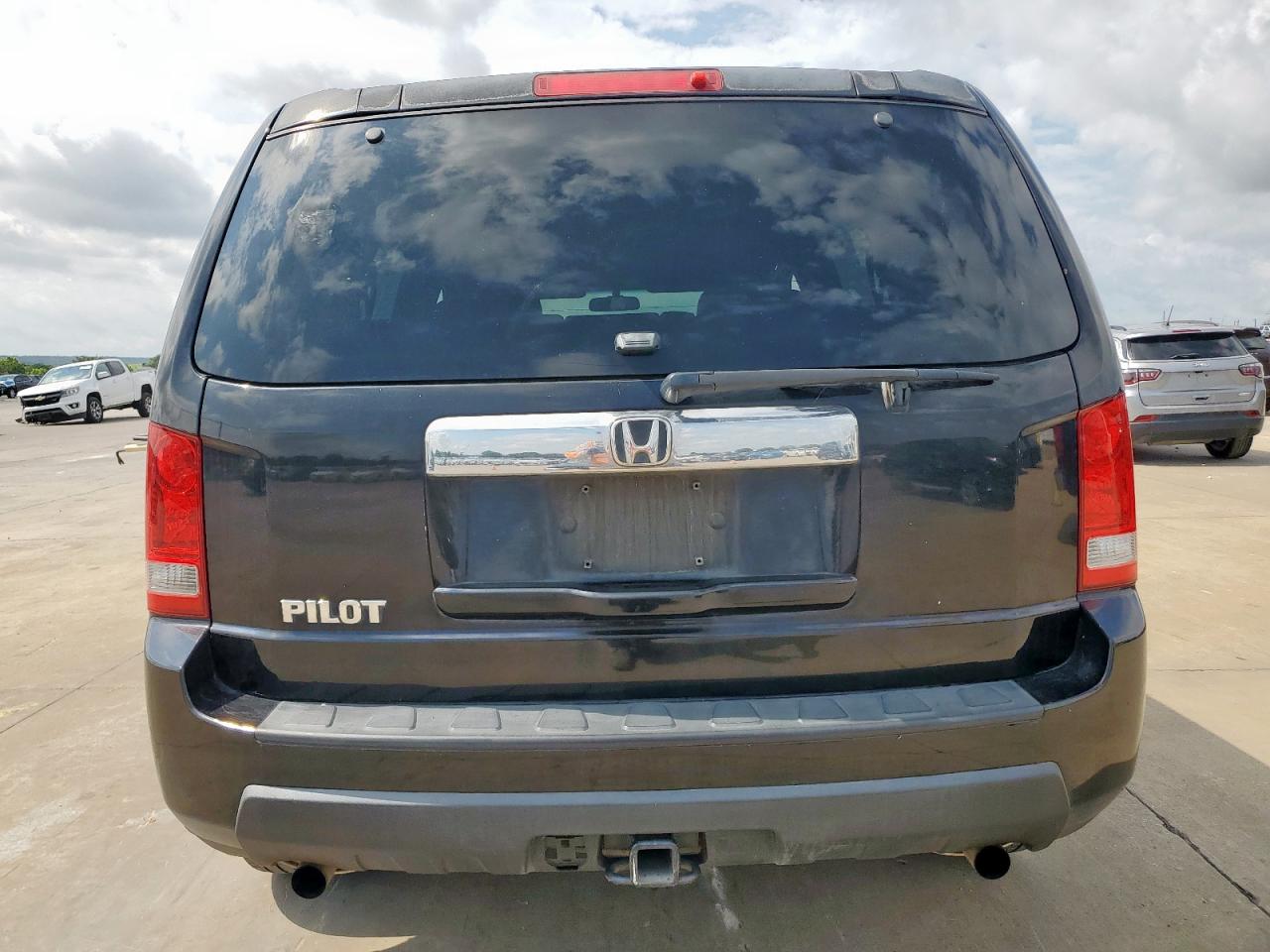 2011 Honda Pilot Lx VIN: 5FNYF3H28BB024236 Lot: 64621915