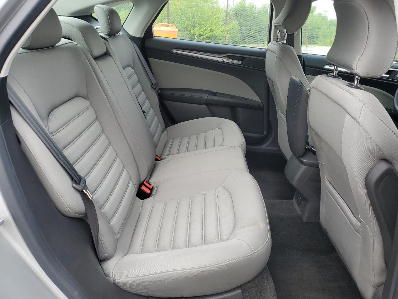 2015 Ford Fusion S VIN: 3FA6P0G74FR192272 Lot: 65246975