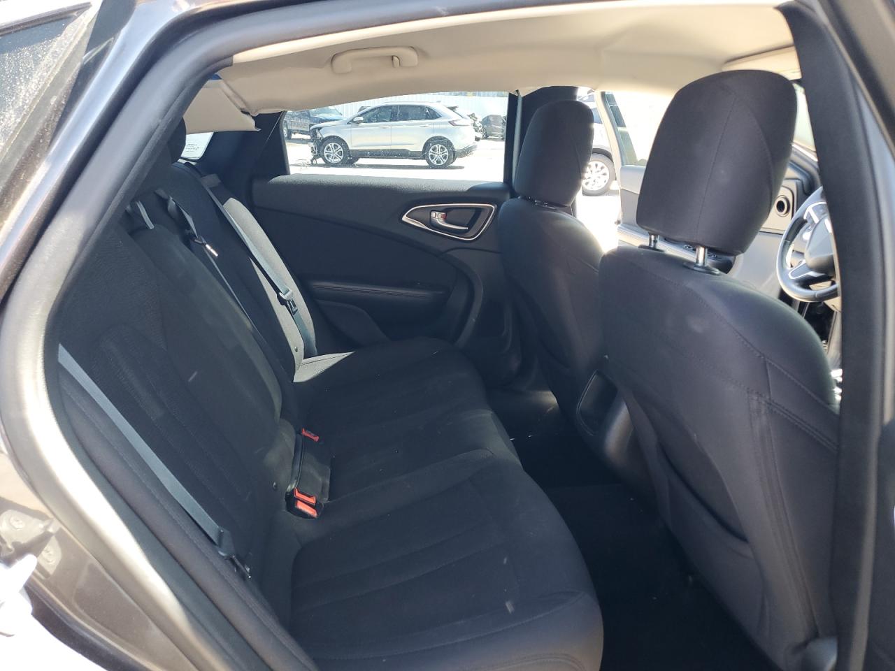 2015 Chrysler 200 Limited VIN: 1C3CCCAB9FN660334 Lot: 64033125