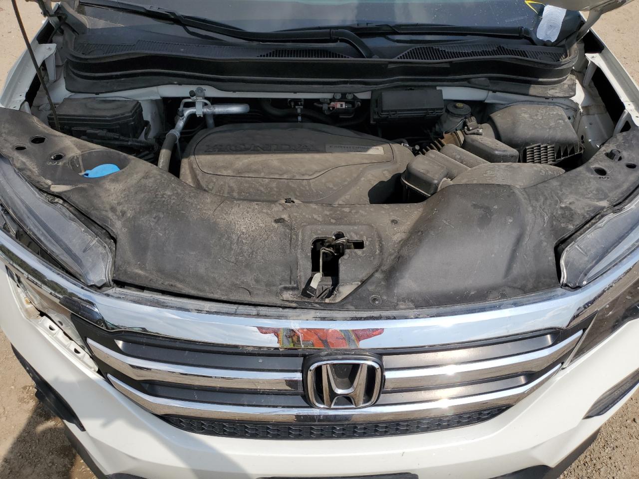 2018 Honda Pilot Lx VIN: 5FNYF6H12JB046627 Lot: 65638735