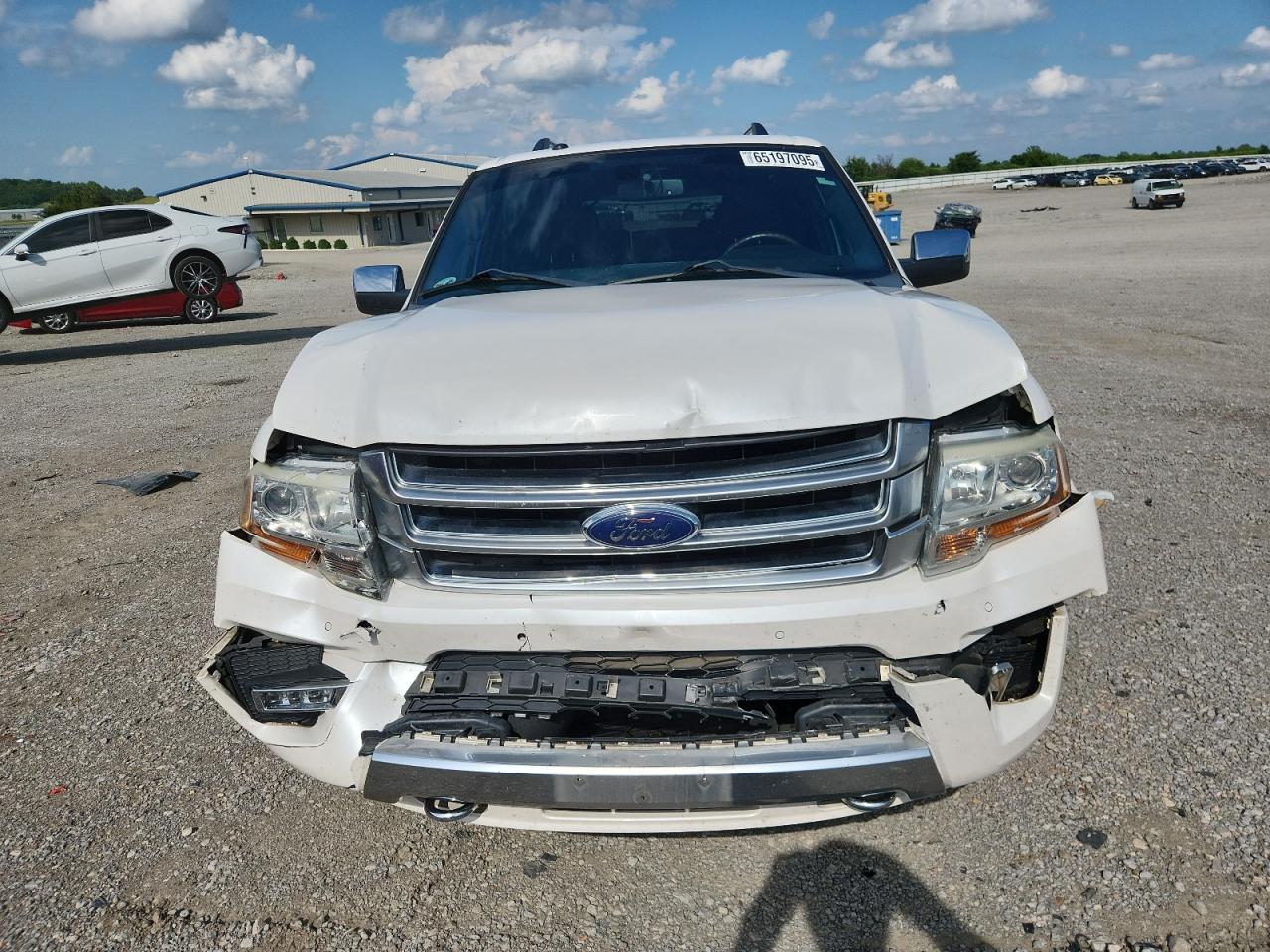 2015 Ford Expedition Platinum VIN: 1FMJU1MTXFEF14075 Lot: 65197095