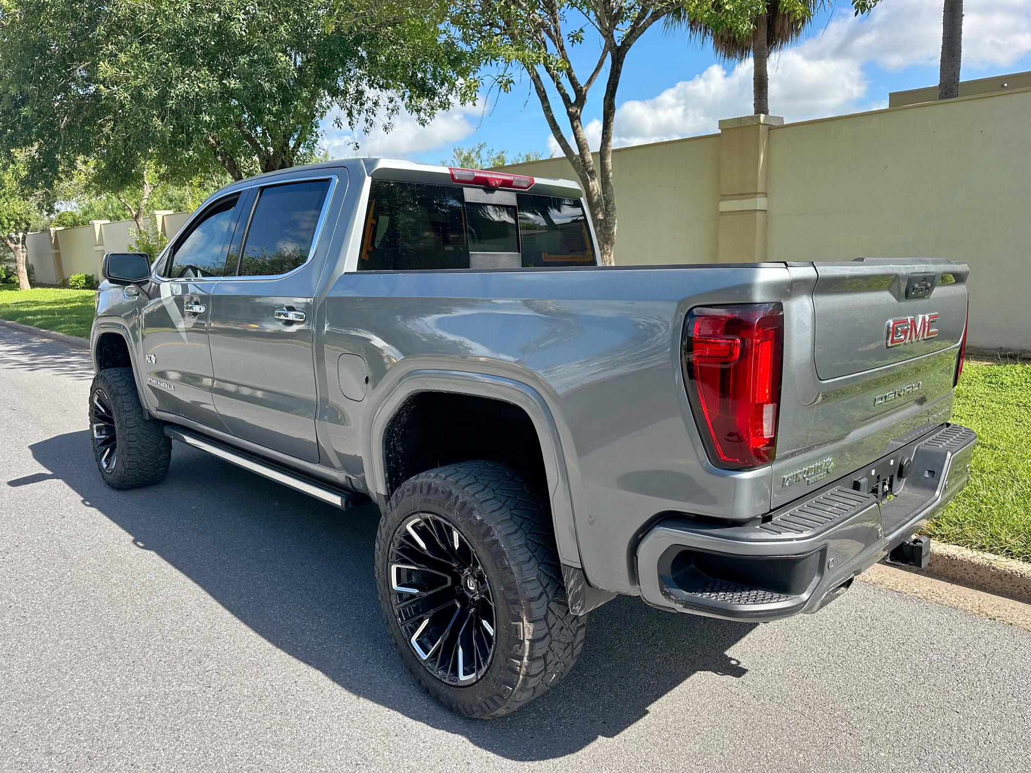  GMC SIERRA 2024 Srebrny