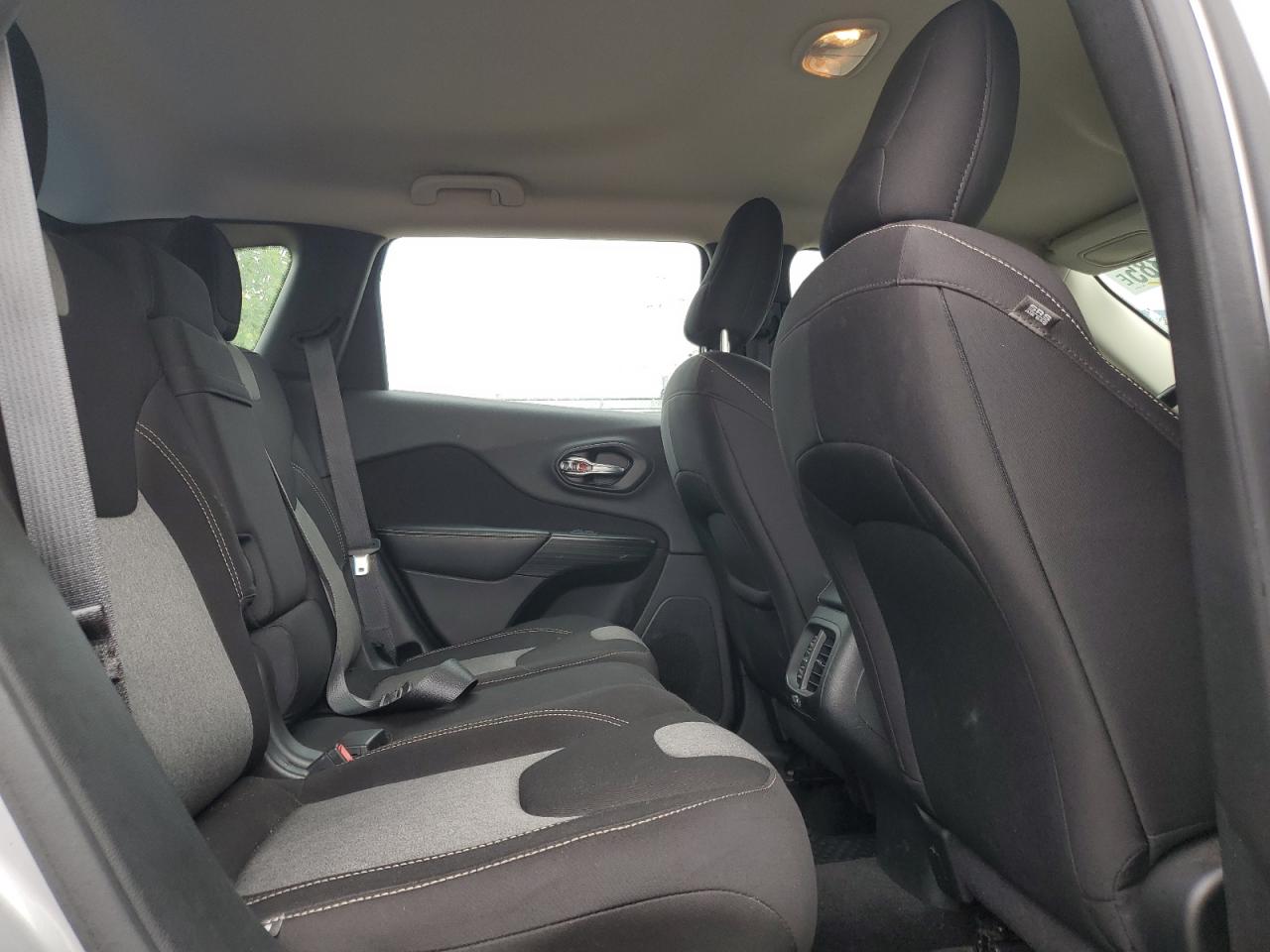 2015 Jeep Cherokee Sport VIN: 1C4PJLAB7FW627975 Lot: 65241385