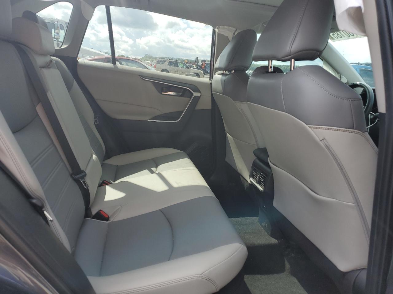 2021 Toyota Rav4 Xle Premium VIN: 2T3B6RFV4MW009042 Lot: 65160185