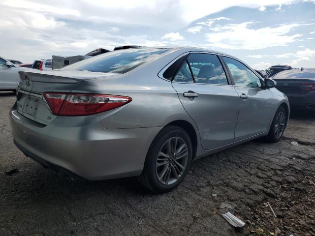  TOYOTA CAMRY 2016 Srebrny