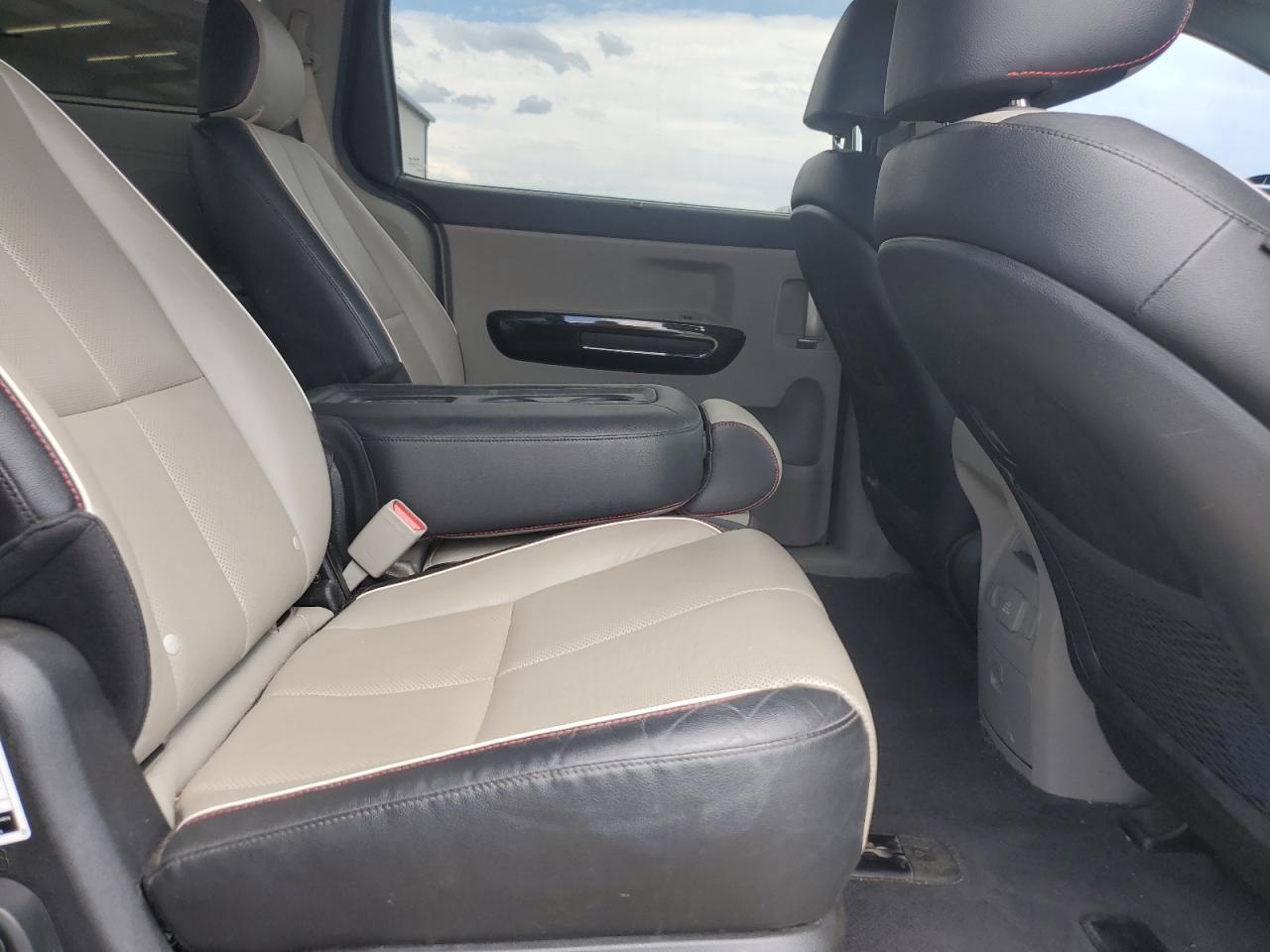 2019 Kia Sedona Ex VIN: KNDMC5C13K6561996 Lot: 65576025