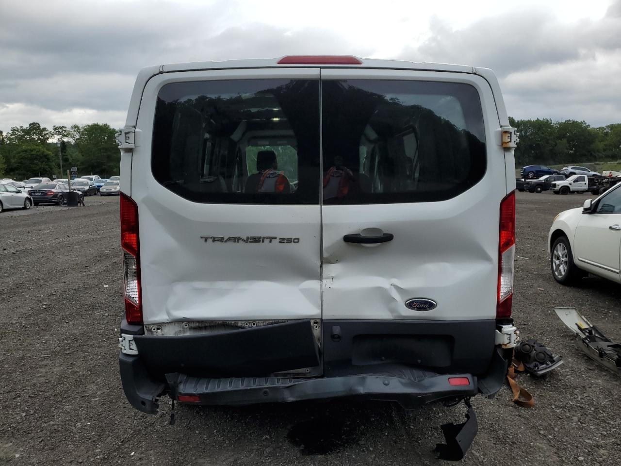 2017 Ford Transit T-250 VIN: 1FTYR1YM4HKA70297 Lot: 65063115