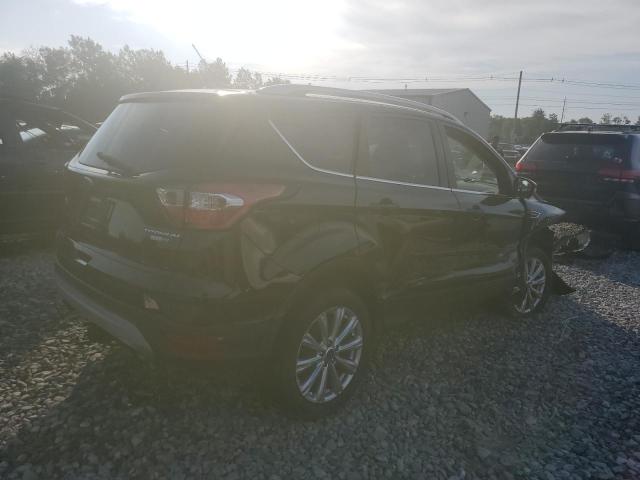  FORD ESCAPE 2017 Czarny