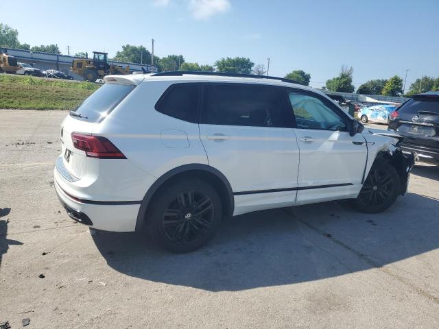  VOLKSWAGEN TIGUAN 2022 Белы