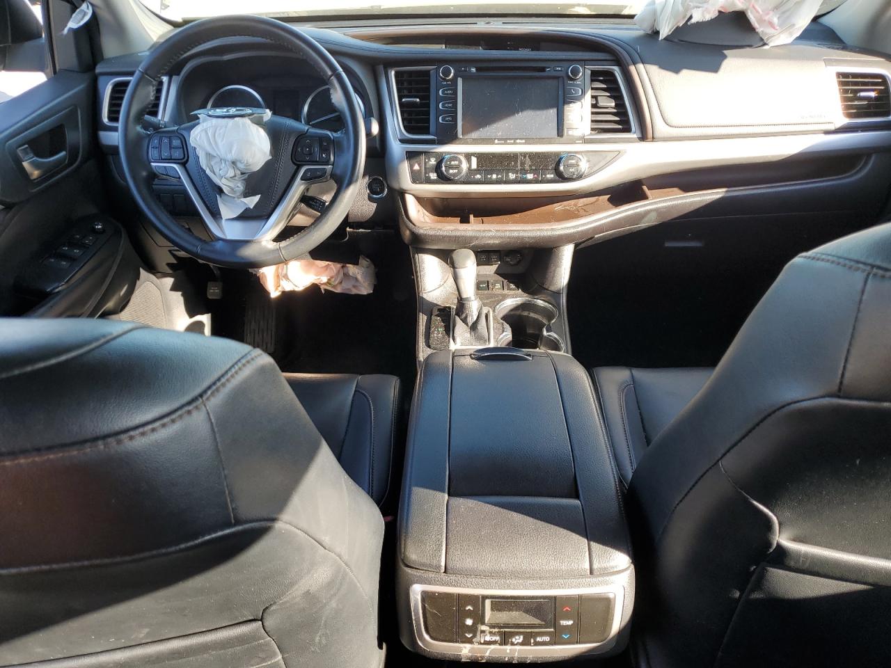 2019 Toyota Highlander Se VIN: 5TDJZRFH9KS584944 Lot: 63914235