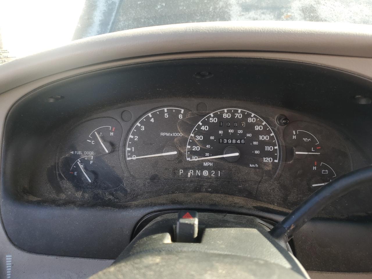 1998 Ford Explorer VIN: 1FMYU24X2WUB61134 Lot: 63490355