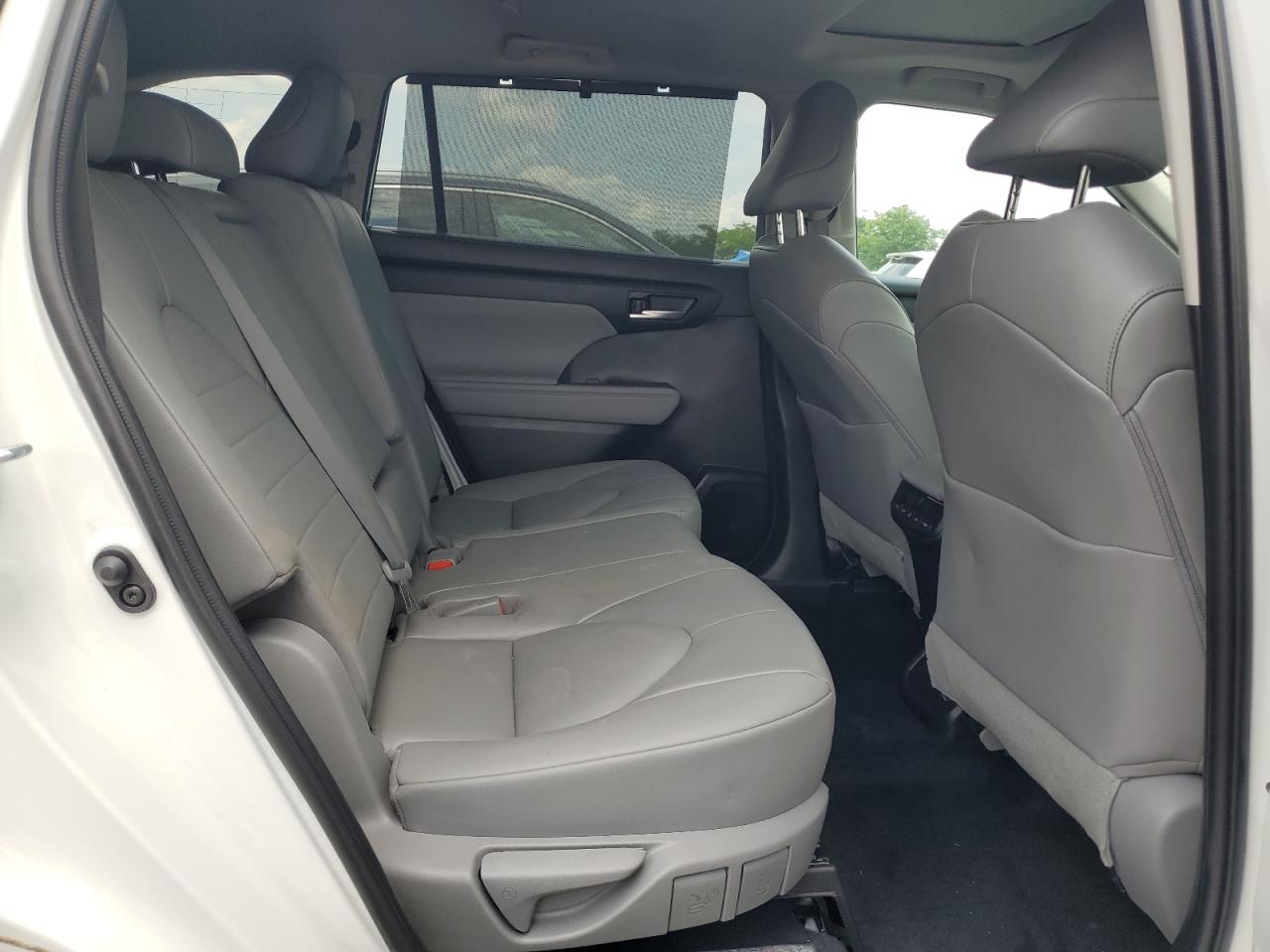 2022 Toyota Highlander Xle VIN: 5TDGZRBH1NS242389 Lot: 65867875