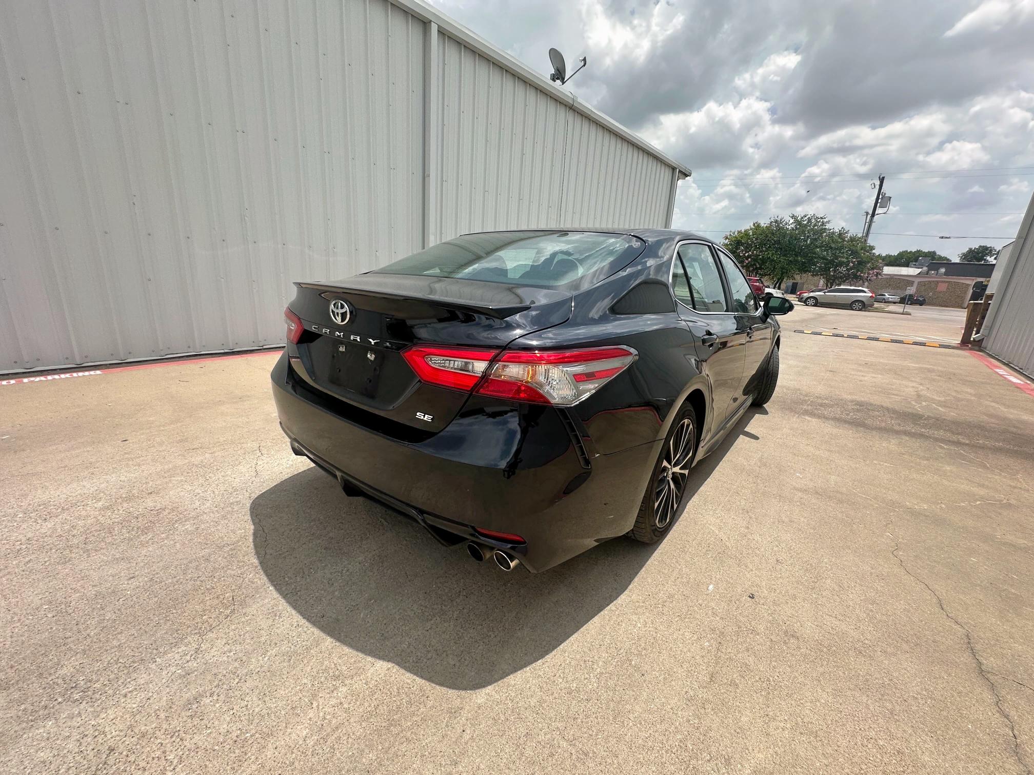  TOYOTA CAMRY 2018 Czarny