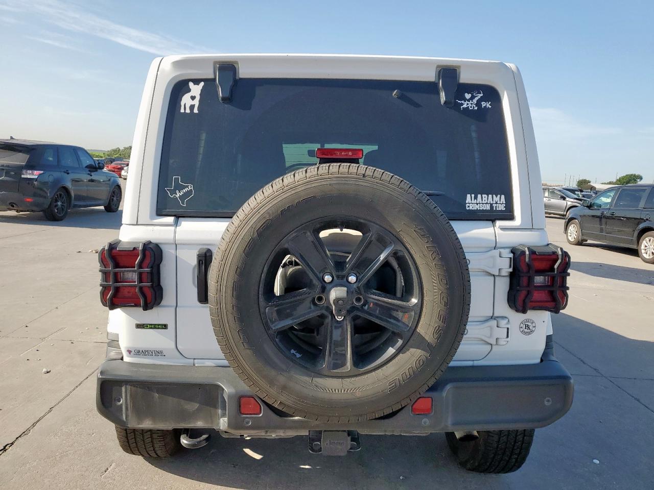 2020 Jeep Wrangler Unlimited Sahara VIN: 1C4HJXEM8LW323380 Lot: 66909625