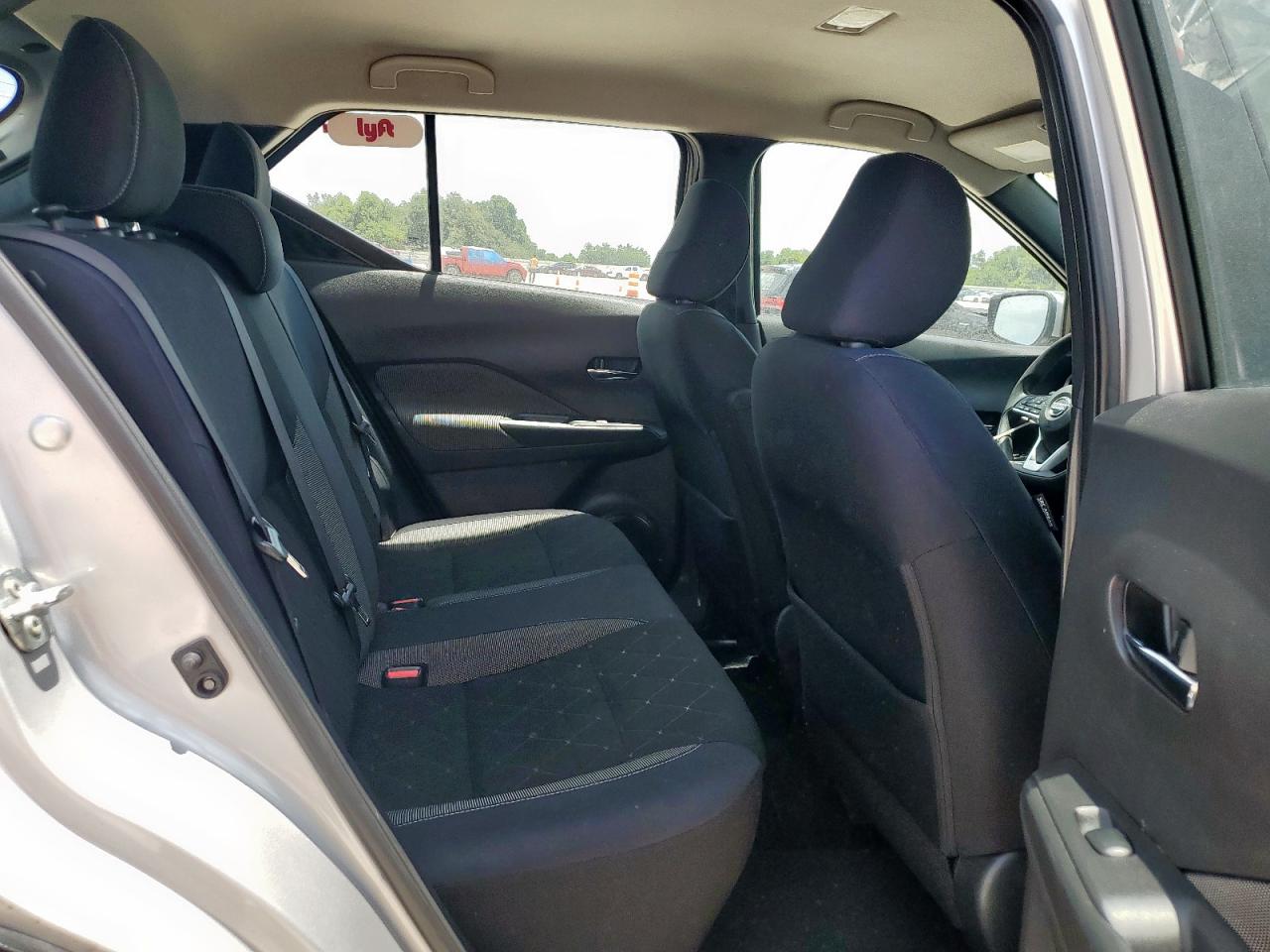 2018 Nissan Kicks S VIN: 3N1CP5CU3JL525694 Lot: 64800905