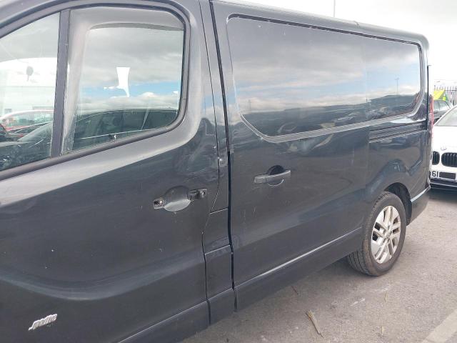 2015 VAUXHALL VIVARO 270