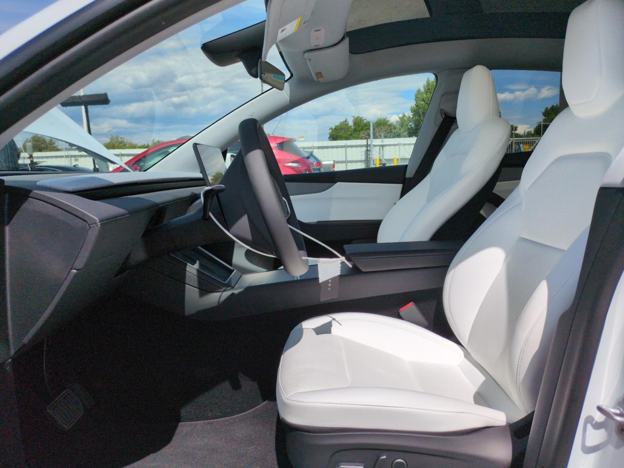 2026 Tesla Model Y VIN: 7SAYGDEE0TA438498 Lot: 65991225