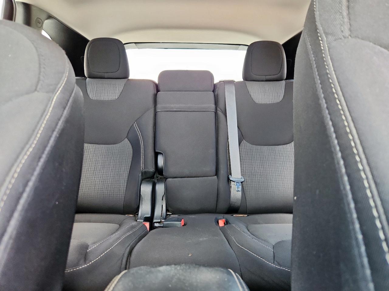 2015 Jeep Cherokee Latitude VIN: 1C4PJLCB3FW721493 Lot: 63034055