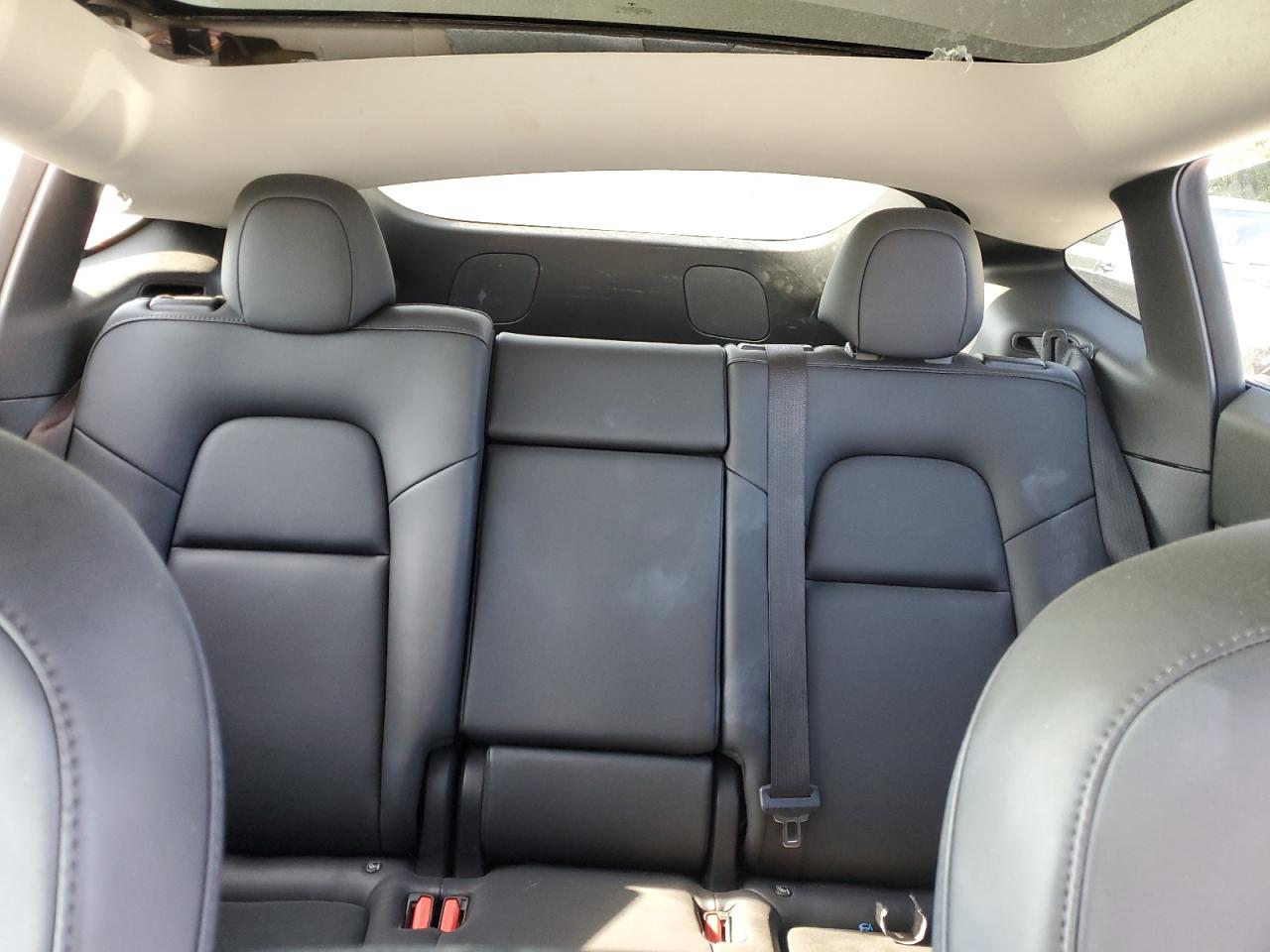 7SAYGDEE4NF481912 2022 Tesla Model Y