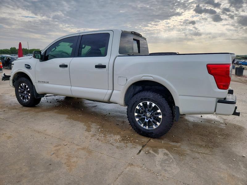  NISSAN TITAN 2017 Белы